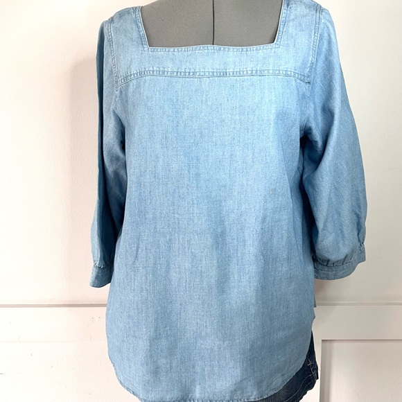 Time & Tru Boho pullover Square / Boat neckline Chambray Jean Top - Medium - Picture 6 of 9
